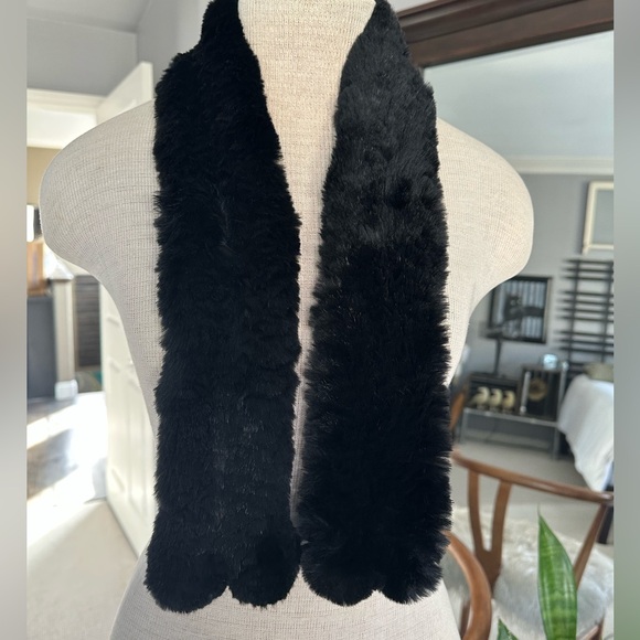 Black rabbit fur scarf - Picture 3 of 10